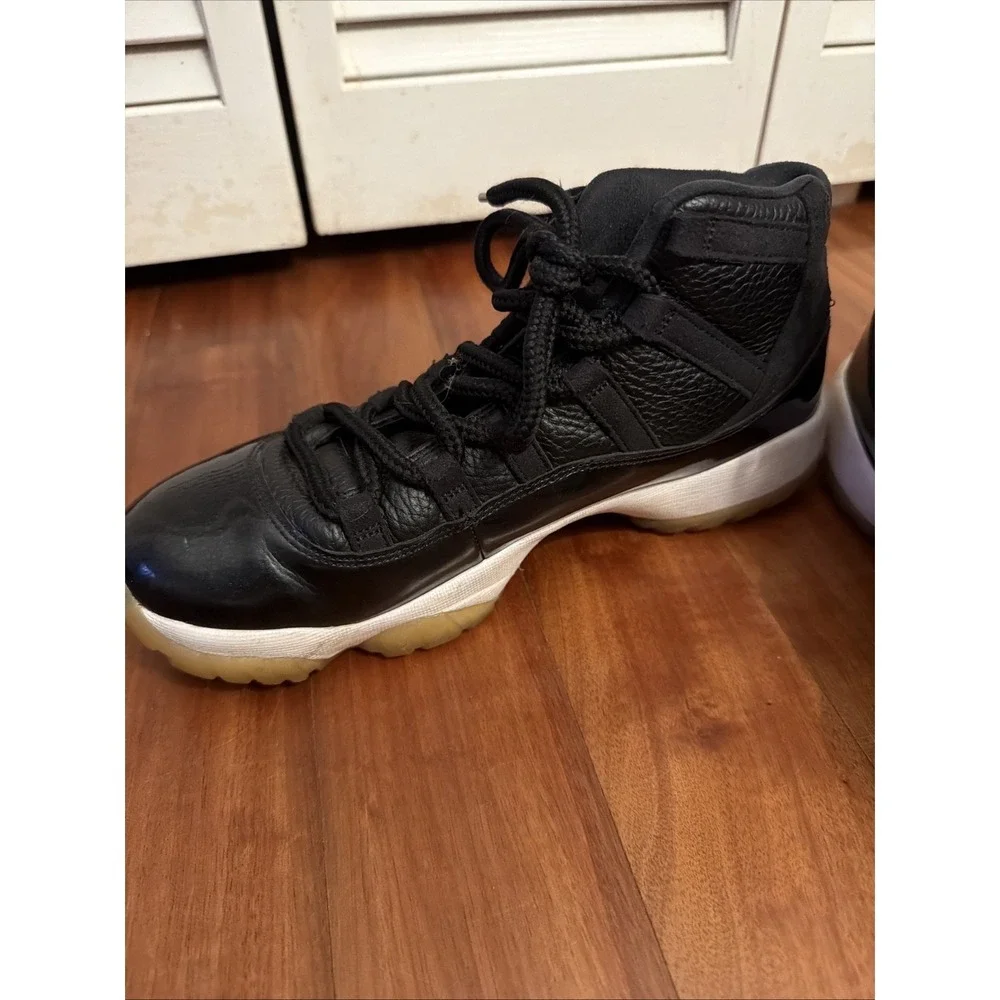 Jordan 11 Retro 72-10 2015 Men's US Size 8 Black Red Sneakers High Top